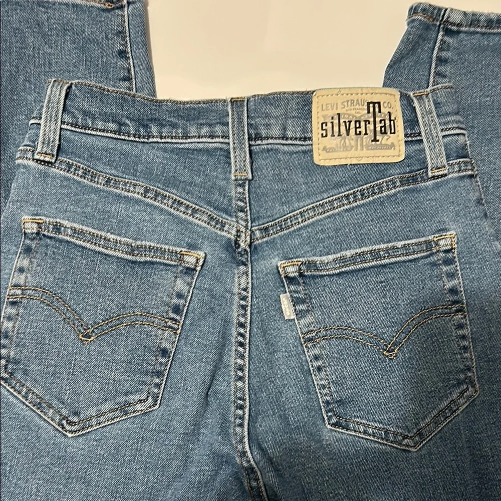Women's Blue Levis Silver tab Mom Distressed Jeans Size 26 - Picture 4 of 5